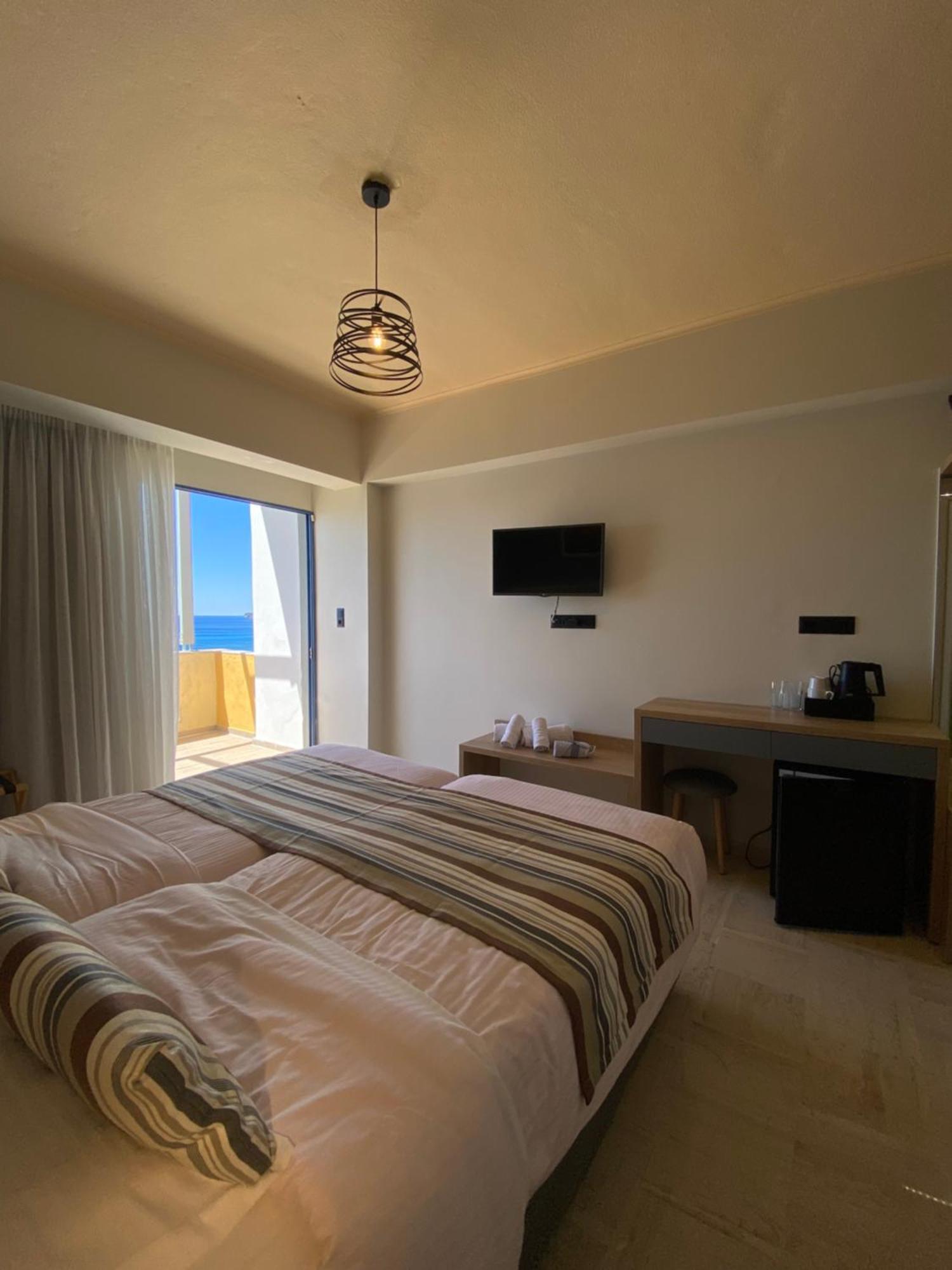 Horizon Beach Hotel ปลาเกียส ภายนอก รูปภาพ