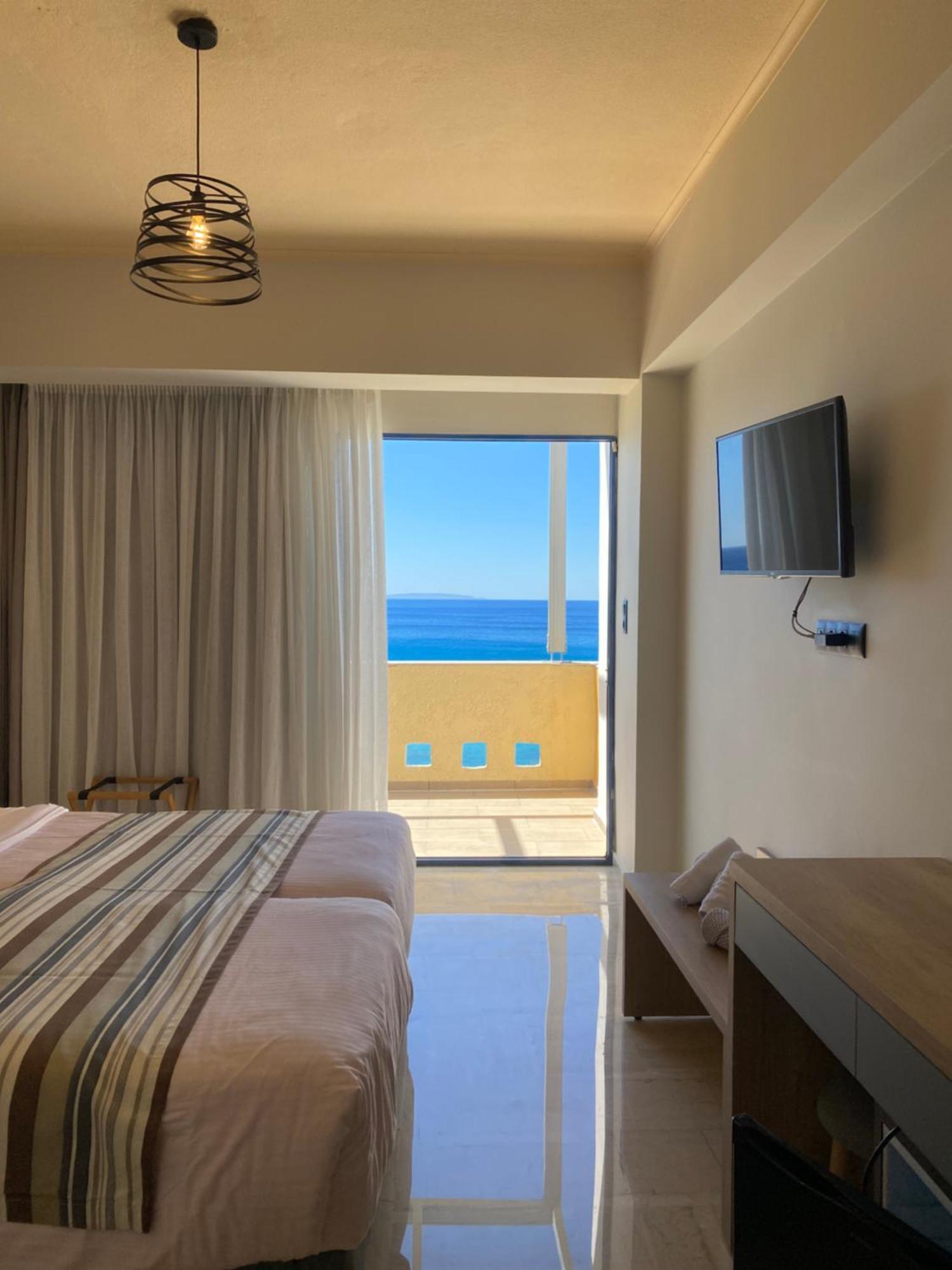 Horizon Beach Hotel ปลาเกียส ภายนอก รูปภาพ