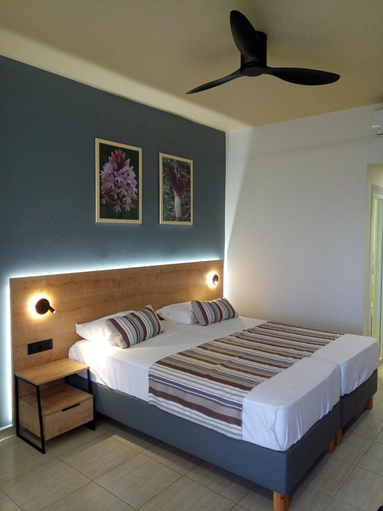Horizon Beach Hotel ปลาเกียส ภายนอก รูปภาพ